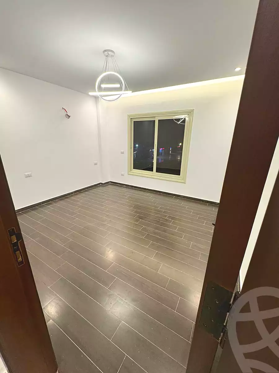 https://aqarmap.com.eg/ar/listing/7213175-for-sale-cairo-el-sheikh-zayed-city-compounds-el-khamayel
