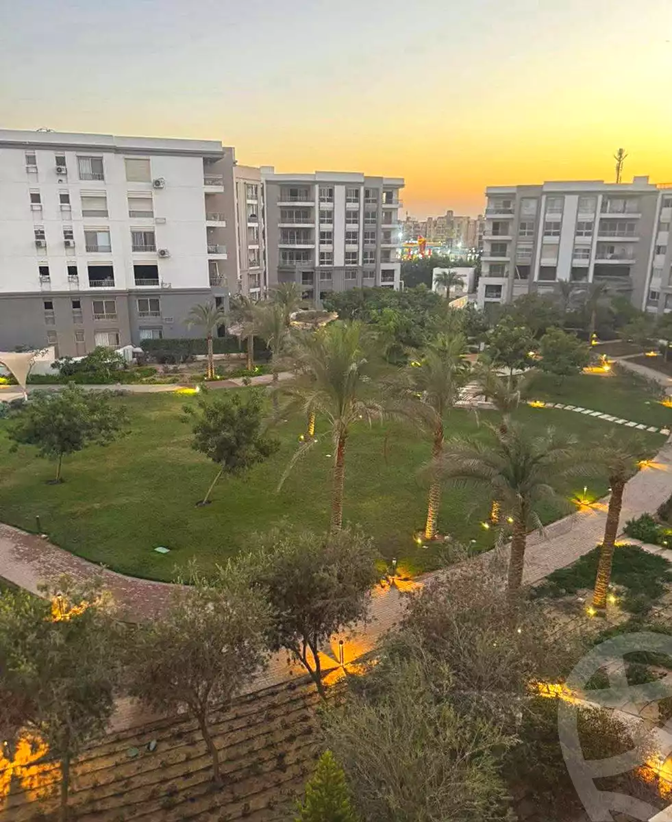 https://aqarmap.com.eg/en/listing/7213335-for-sale-cairo-new-cairo-compounds-hyde-park-parkway-hyde-park-compound
