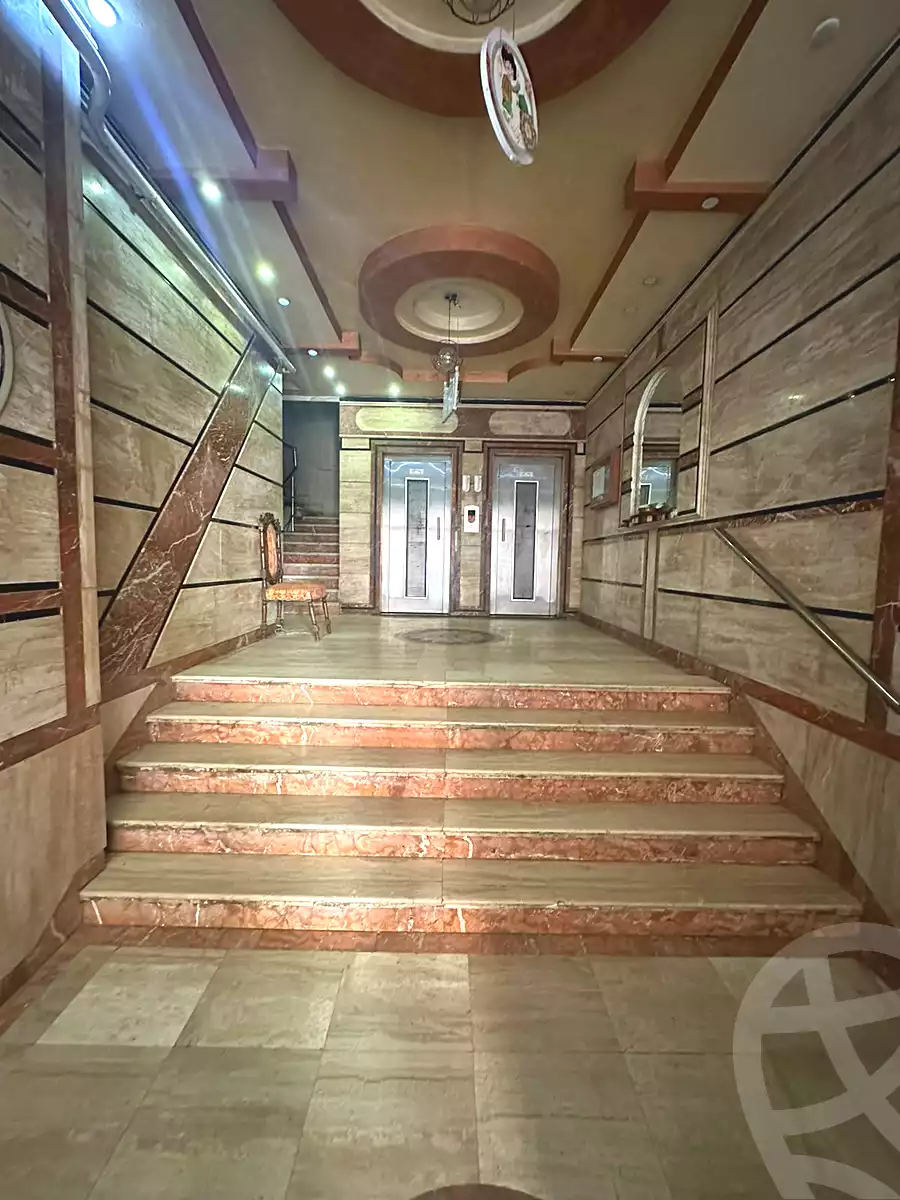 https://aqarmap.com.eg/ar/listing/7208788-for-sale-alexandria-sydy-bshr-sydy-bshr-bhry-mohamed-el-srafi-st.