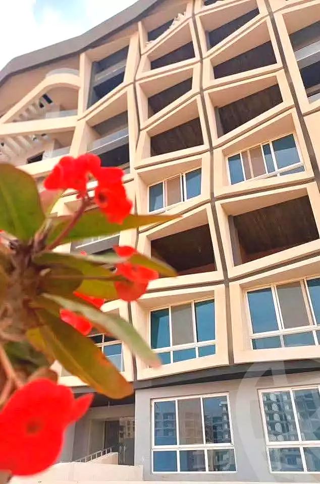 https://aqarmap.com.eg/ar/listing/7214374-for-sale-cairo-new-administrative-capital-r7-midtown-condo