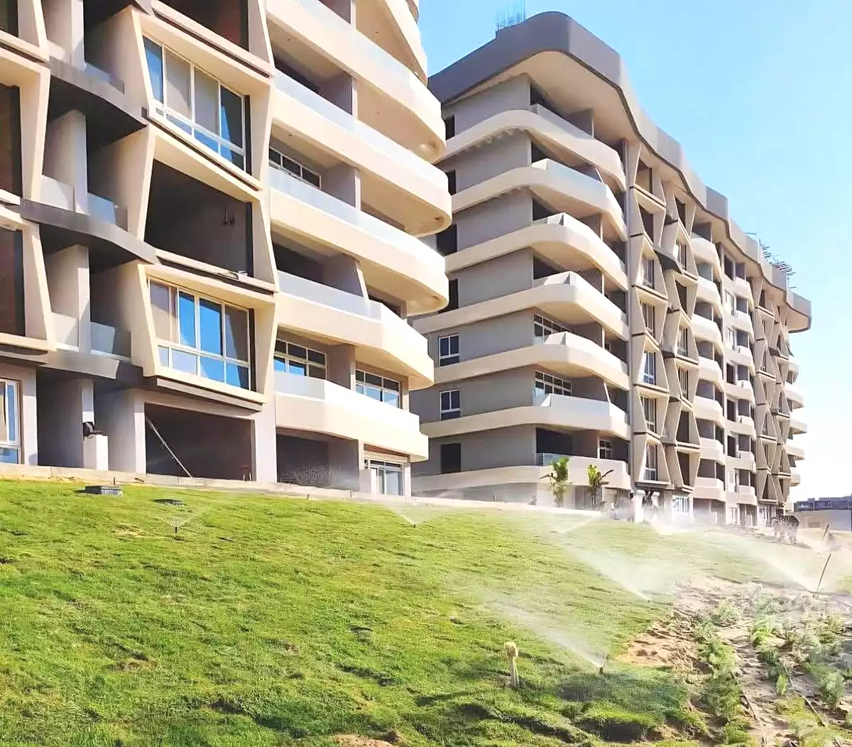 https://aqarmap.com.eg/en/listing/7214382-for-sale-cairo-new-administrative-capital-r7-midtown-condo