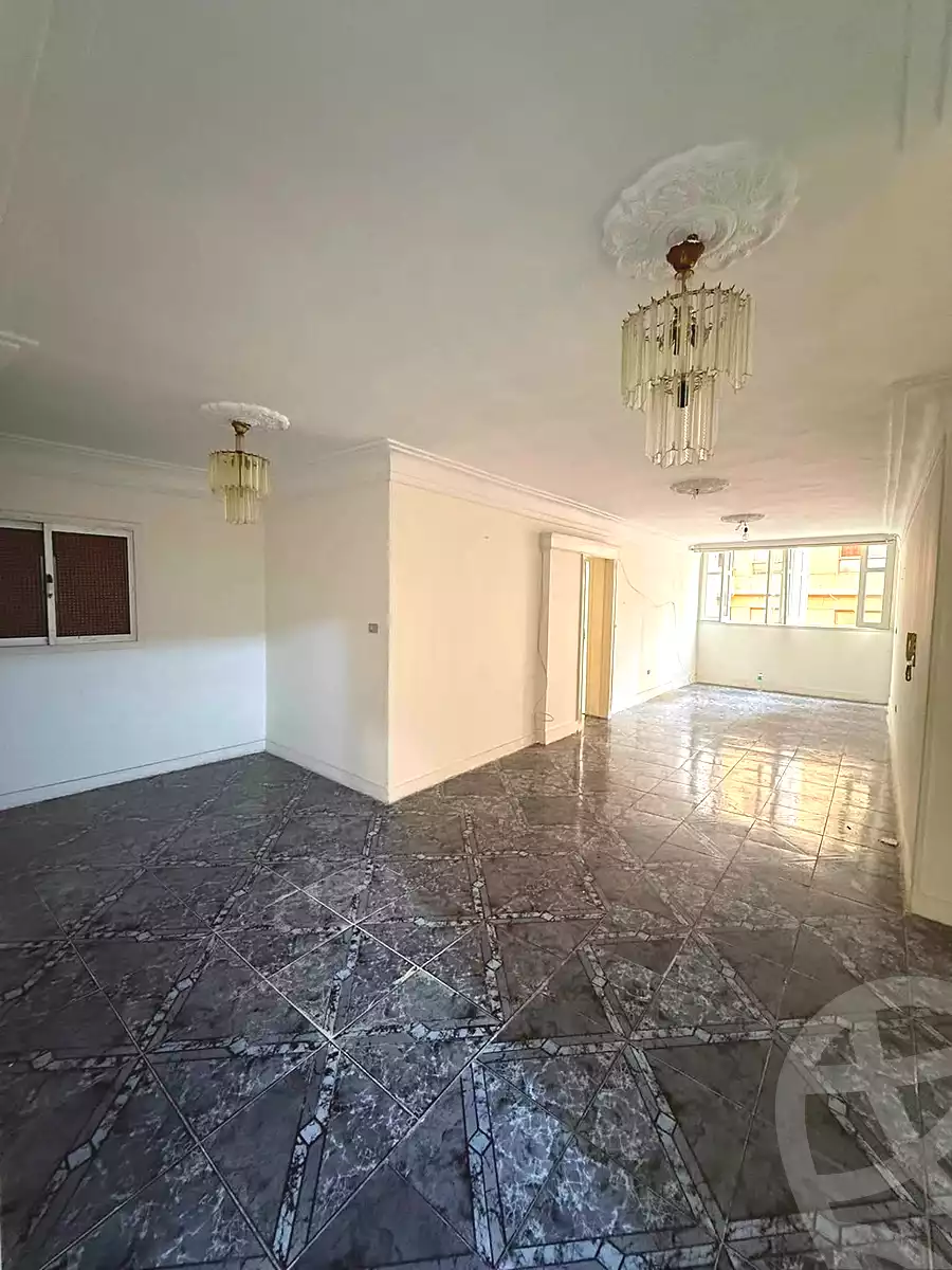https://aqarmap.com.eg/ar/listing/7214957-for-sale-alexandria-sydy-bshr-sydy-bshr-bhry-abd-el-salam-aref-st