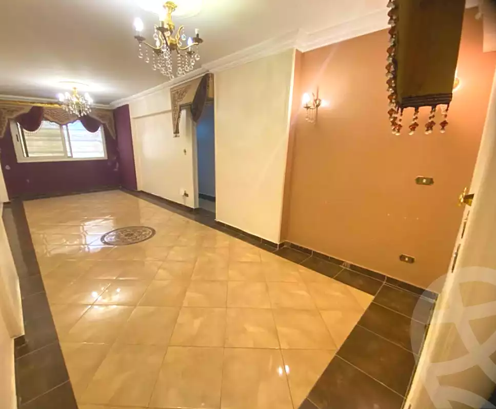https://aqarmap.com.eg/ar/listing/7215531-for-sale-alexandria-sydy-bshr-sydy-bshr-bhry-mohamed-el-srafi-st.