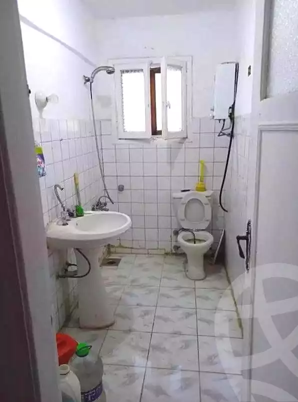 https://aqarmap.com.eg/ar/listing/7203857-for-sale-alexandria-al-agamy-lbytsh-bianchiii