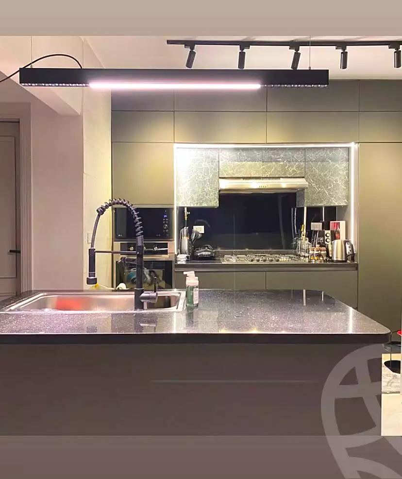 https://aqarmap.com.eg/ar/listing/7216426-for-sale-cairo-el-sheikh-zayed-city-compounds-el-khamayel