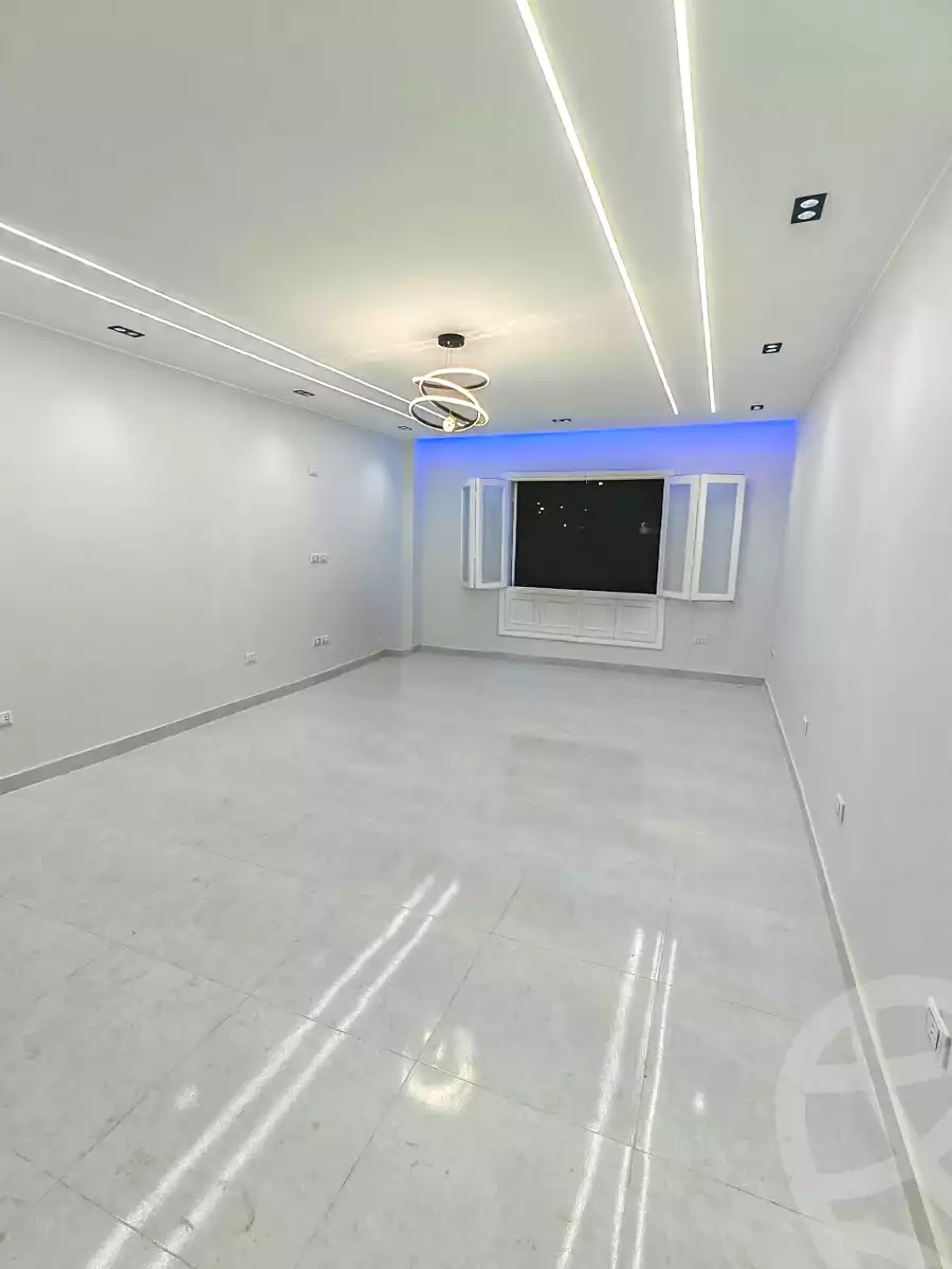 https://aqarmap.com.eg/en/listing/7216591-for-sale-cairo-el-sheikh-zayed-city-compounds-terrace-hdb