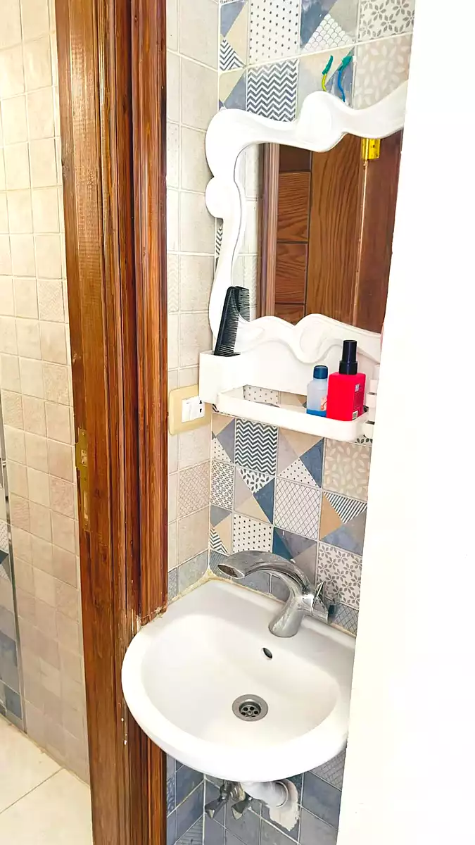 https://aqarmap.com.eg/ar/listing/7217104-for-rent-cairo-6th-of-october-el-ahyaa-neighborhood-3rd-al-hay-al-thalith-st