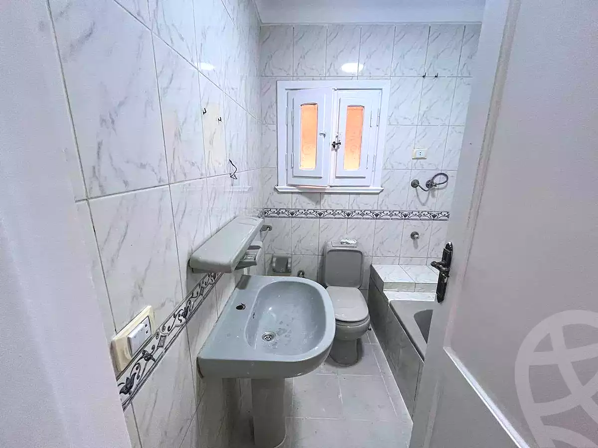 https://aqarmap.com.eg/en/listing/7217719-for-sale-alexandria-al-agamy-shataa-el-nakheel