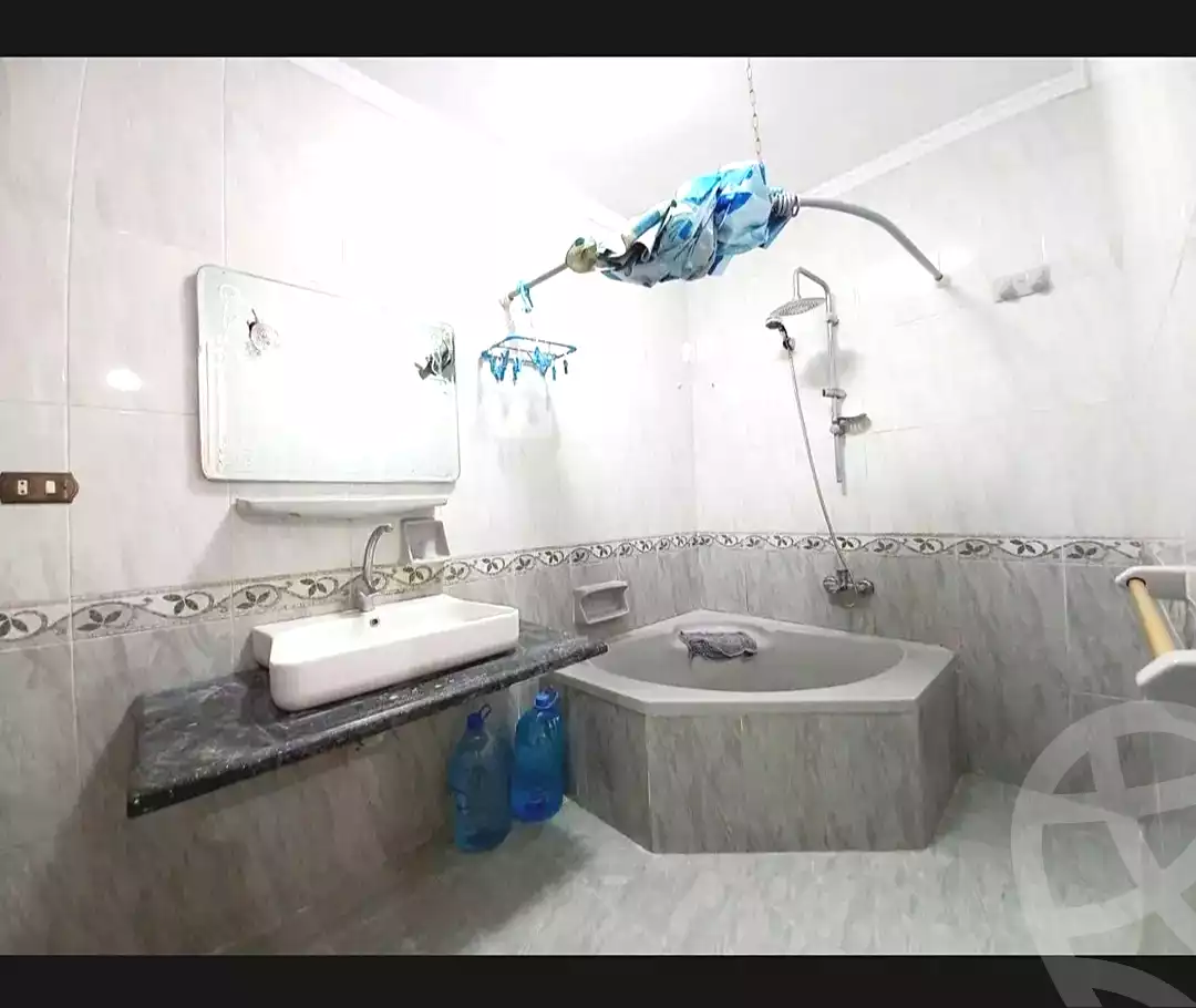 https://aqarmap.com.eg/en/listing/7218729-for-sale-alexandria-el-mandara-alex-el-mandara-bahri