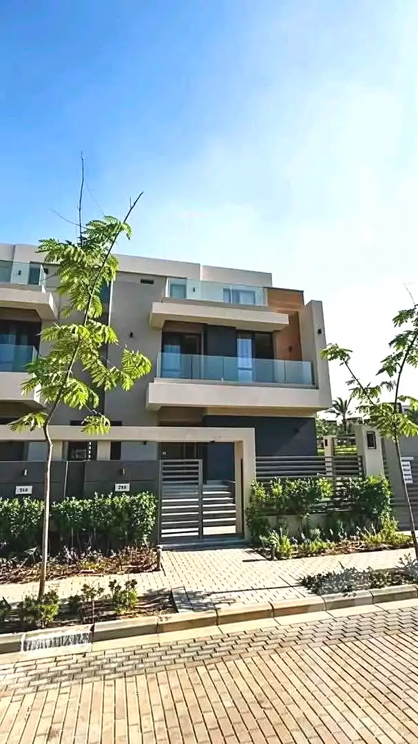 https://aqarmap.com.eg/ar/listing/7218771-for-sale-cairo-new-cairo-compounds-el-patio-town-compound-la-vista