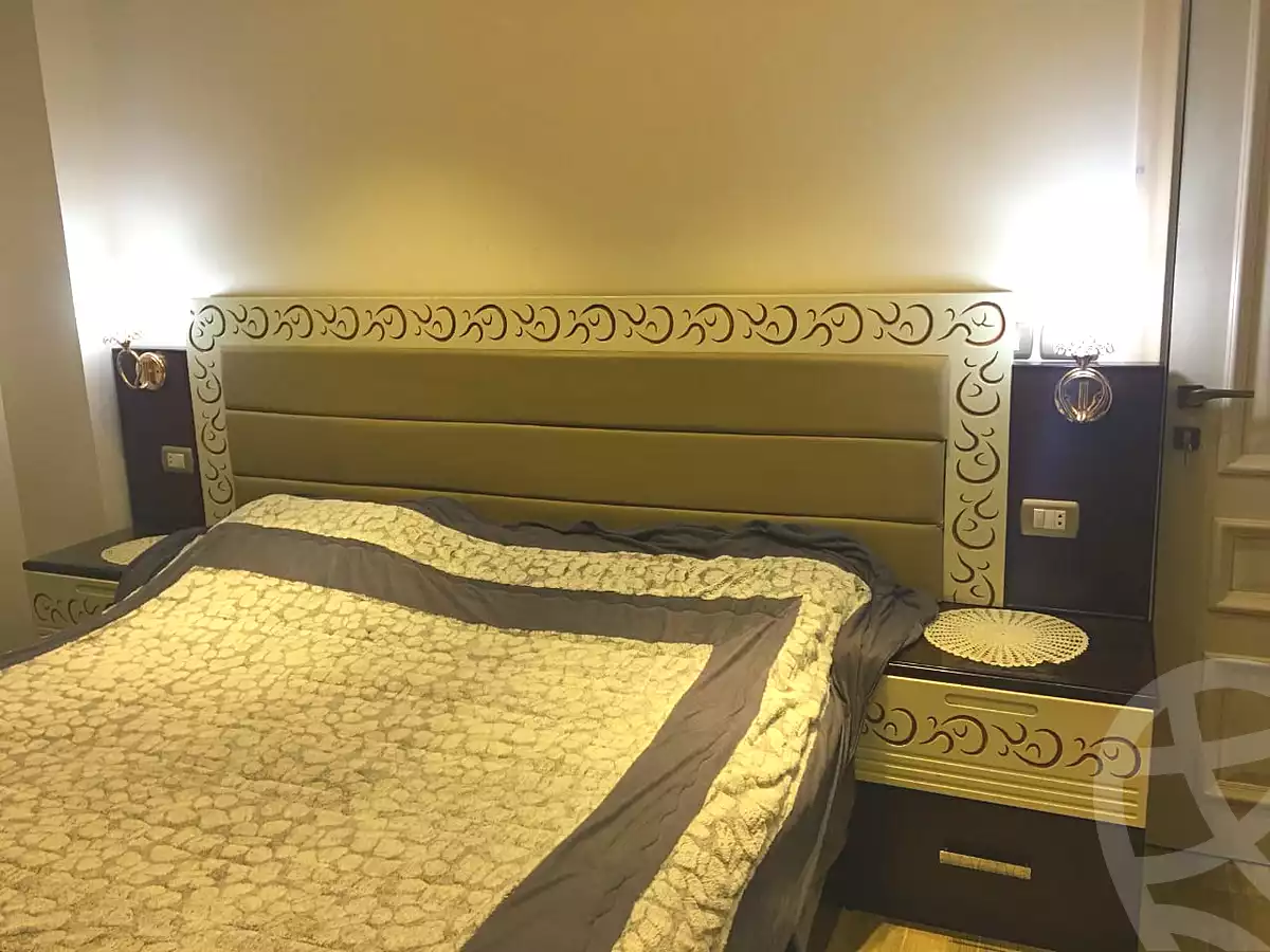 https://aqarmap.com.eg/en/listing/7218874-for-sale-cairo-new-cairo-compounds-el-ashrafia