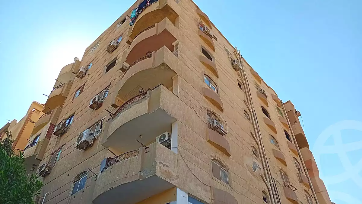 https://aqarmap.com.eg/ar/listing/7198896-for-sale-cairo-6th-of-october-el-ahyaa-neighborhood-3rd-mohmmed-imad-ragheb-st