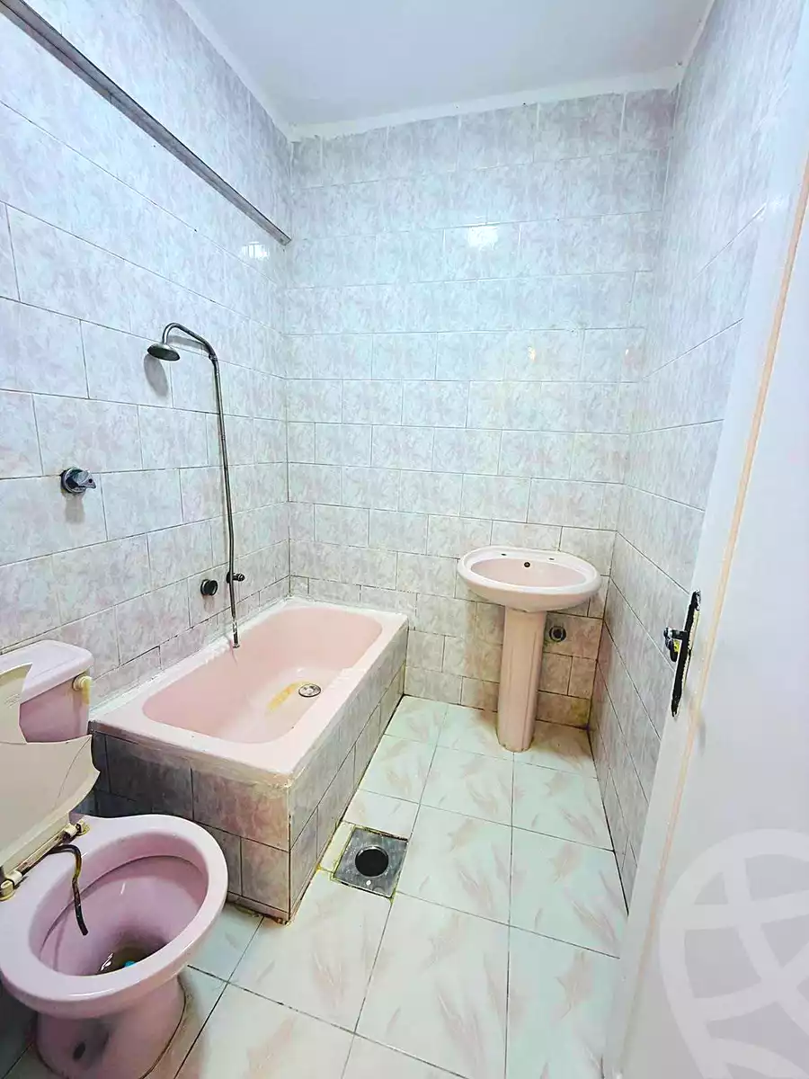 https://aqarmap.com.eg/ar/listing/7219564-for-sale-alexandria-al-agamy-shataa-el-nakheel