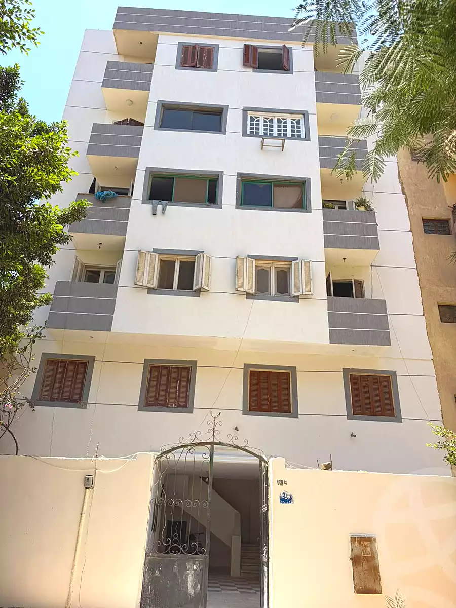 https://aqarmap.com.eg/ar/listing/7219557-for-sale-cairo-6th-of-october-el-ahyaa-neighborhood-2nd-divided-from-al-kafrawei-st