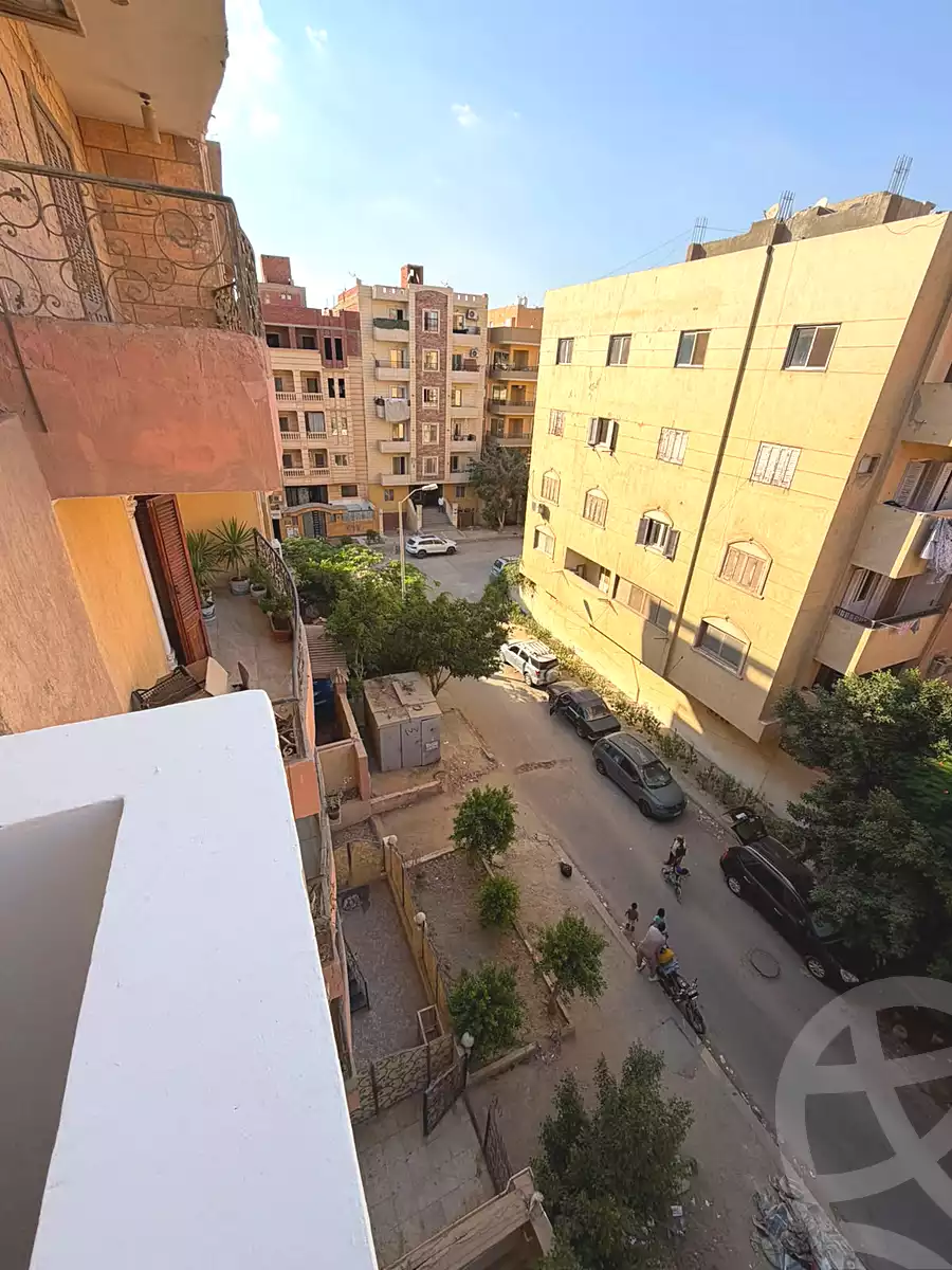 https://aqarmap.com.eg/ar/listing/7219557-for-sale-cairo-6th-of-october-el-ahyaa-neighborhood-2nd-divided-from-al-kafrawei-st