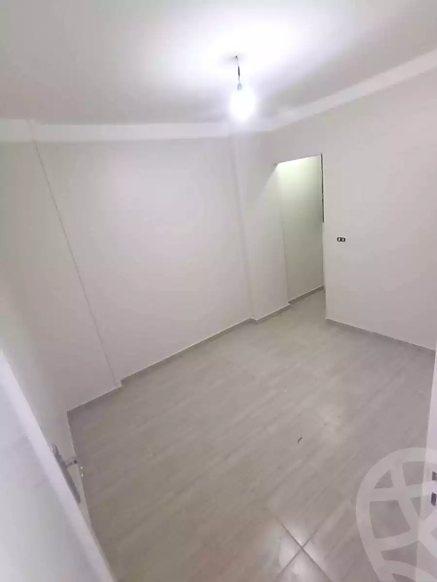 https://aqarmap.com.eg/en/listing/7220398-for-sale-alexandria-al-agamy-el-hanouvel-yathreb-st