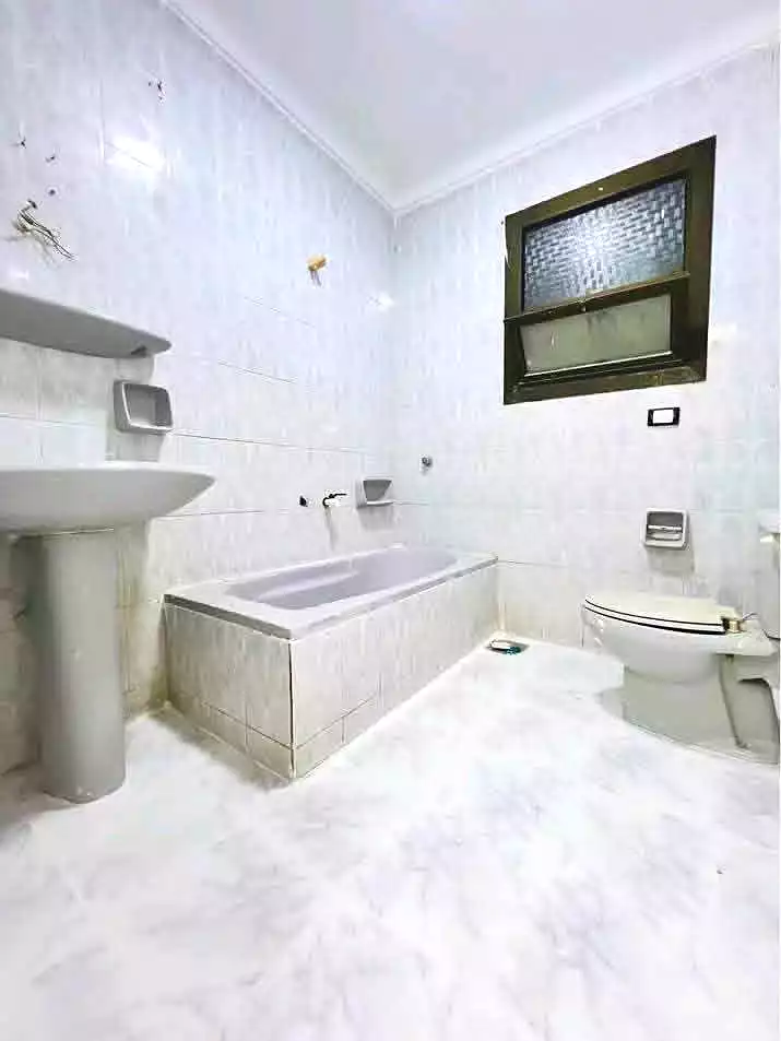 https://aqarmap.com.eg/ar/listing/7220485-for-sale-alexandria-al-agamy-shataa-el-nakheel