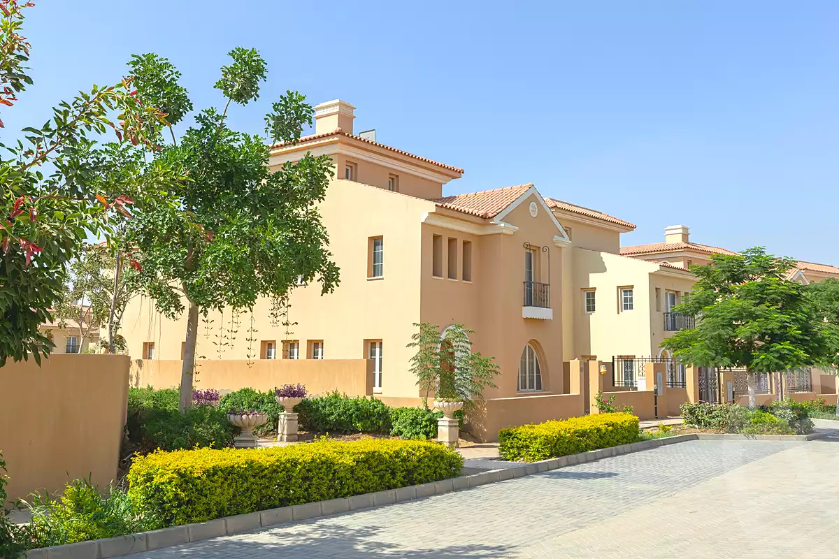https://aqarmap.com.eg/ar/listing/6841158-for-sale-cairo-new-cairo-compounds-hyde-park-greens-hyde-park-compound