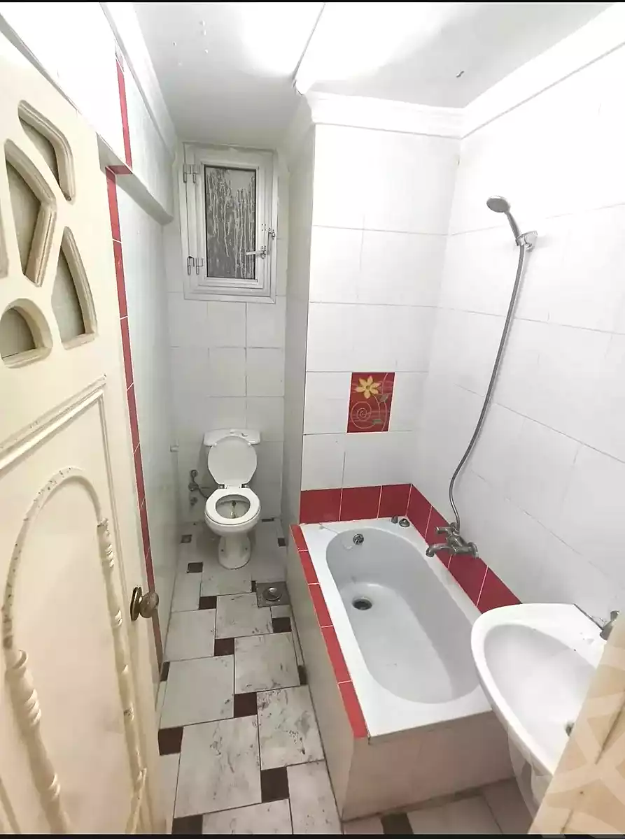 https://aqarmap.com.eg/ar/listing/7220808-for-sale-alexandria-al-agamy-bw-ywsf