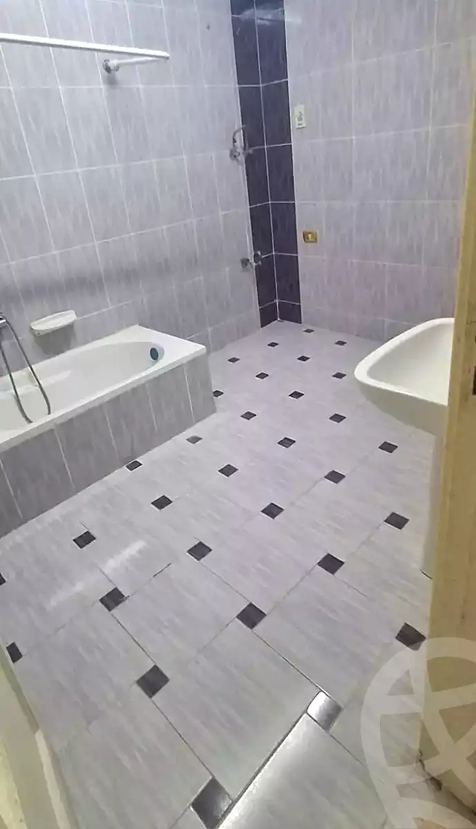 https://aqarmap.com.eg/ar/listing/7221304-for-sale-alexandria-al-agamy-lbytsh-al-aeda-al-kadema-st