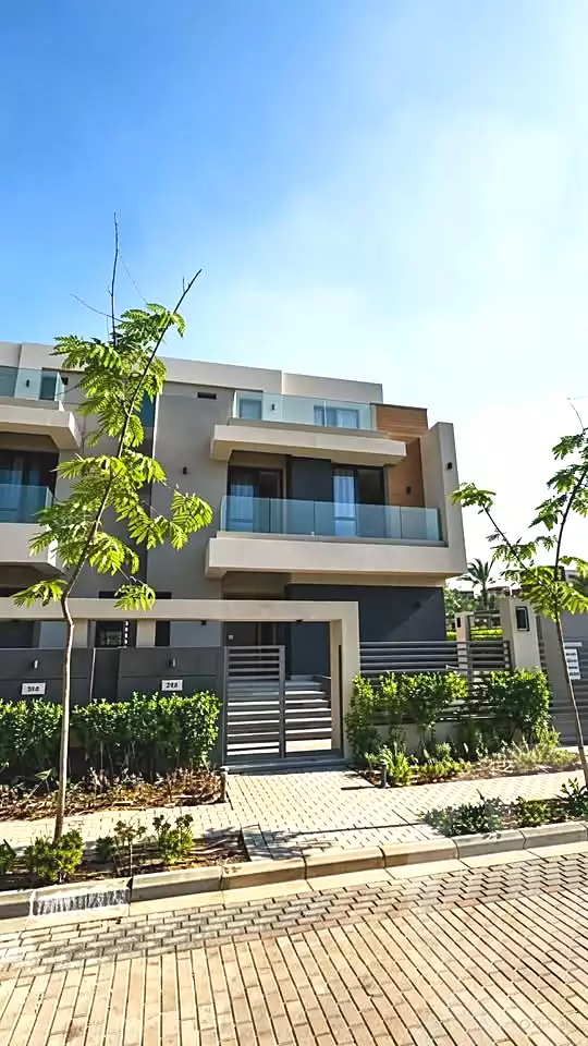https://aqarmap.com.eg/en/listing/7221716-for-sale-cairo-new-cairo-compounds-el-patio-town-compound-la-vista