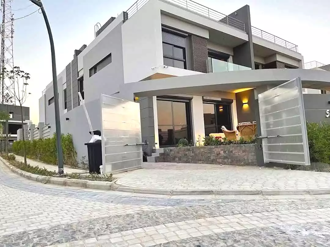 https://aqarmap.com.eg/en/listing/7221859-for-sale-cairo-new-cairo-compounds-el-patio-town-compound-la-vista