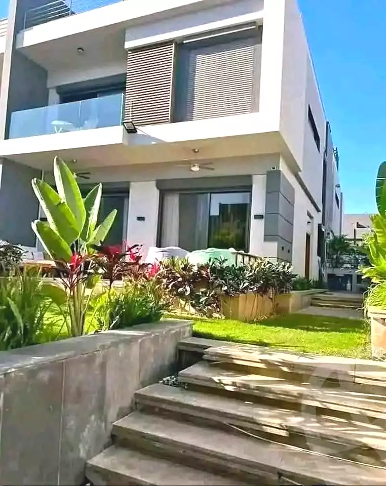 https://aqarmap.com.eg/en/listing/7221971-for-sale-cairo-new-cairo-compounds-el-patio-town-compound-la-vista