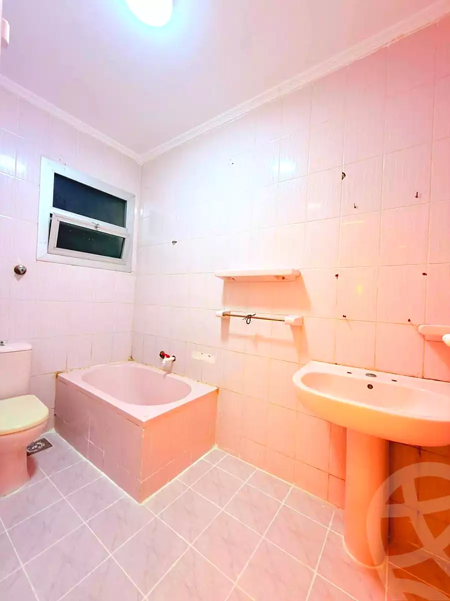https://aqarmap.com.eg/ar/listing/7222322-for-sale-alexandria-al-agamy-shataa-el-nakheel