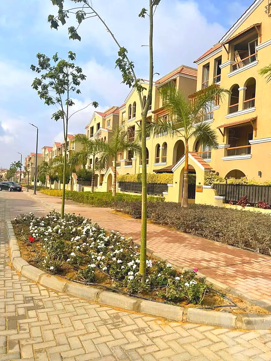 https://aqarmap.com.eg/ar/listing/7222692-for-sale-cairo-el-shorouk-compounds-yfy-ryzydns