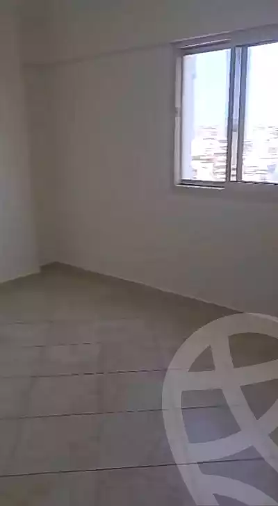 https://aqarmap.com.eg/ar/listing/7222867-for-rent-alexandria-sydy-bshr-compounds-kmbwnd-ryd-l-mr