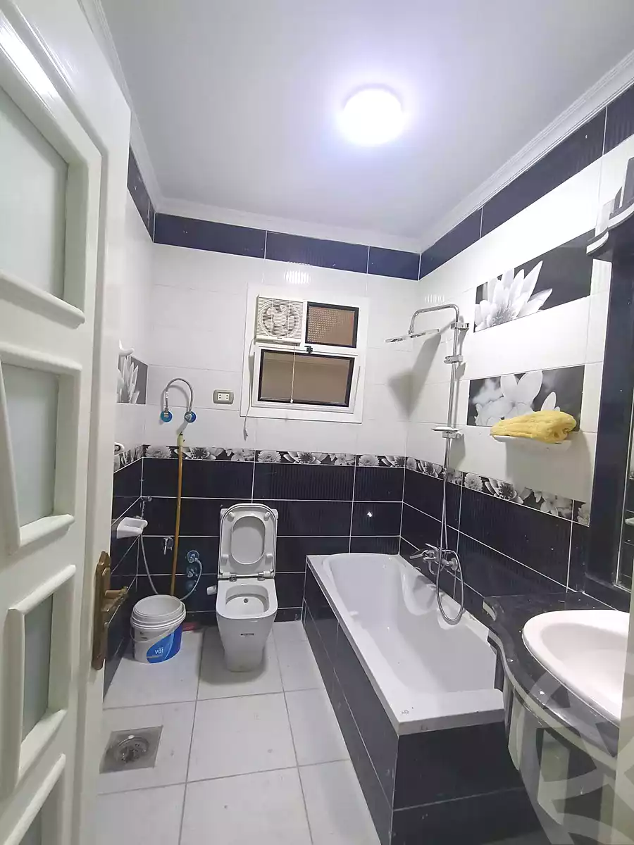 https://aqarmap.com.eg/ar/listing/7223828-for-rent-alexandria-al-agamy-el-hanouvel-kasr-al-quiri-st-1