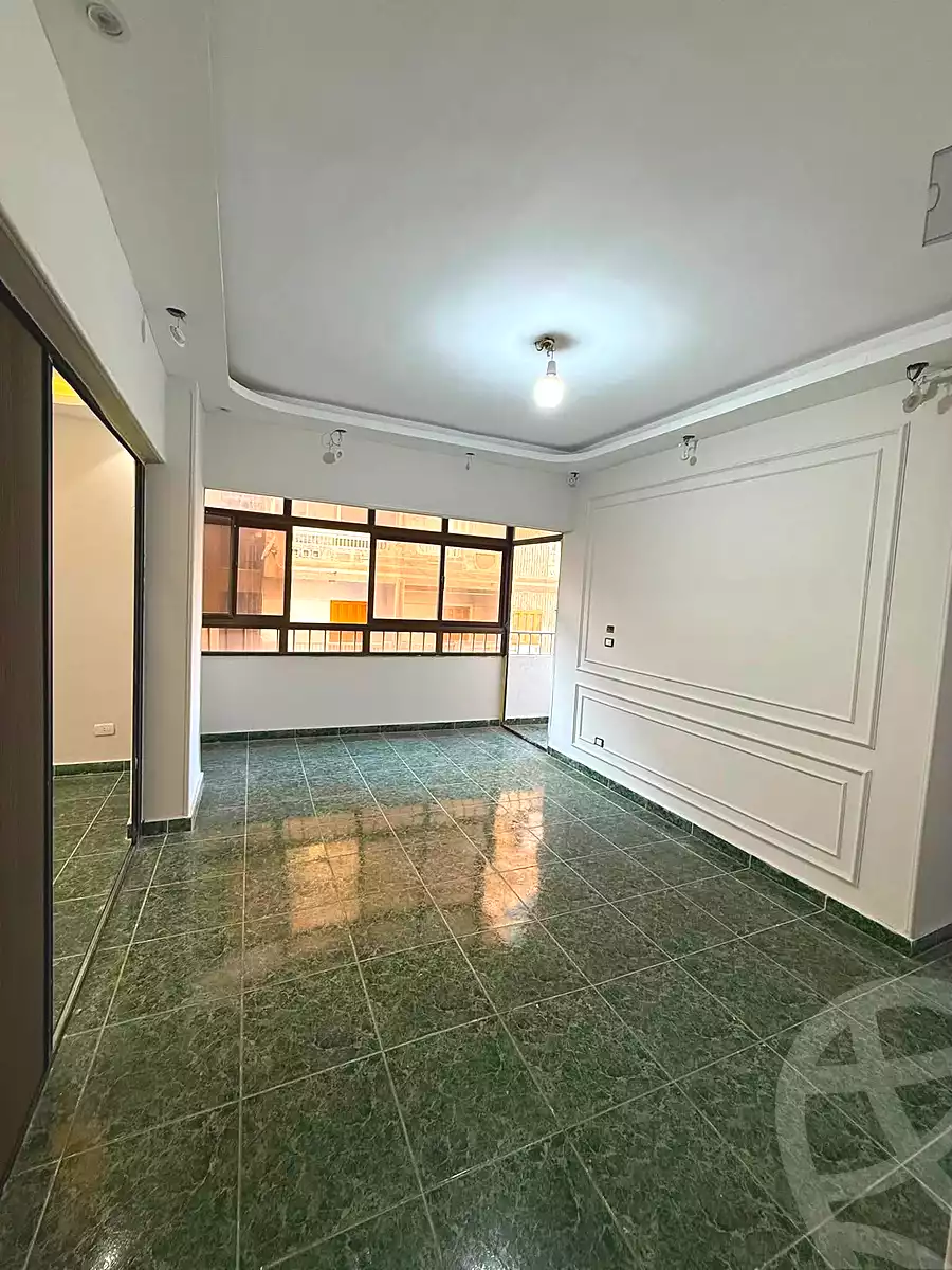 https://aqarmap.com.eg/ar/listing/7224269-for-sale-alexandria-el-asafra-shr-45