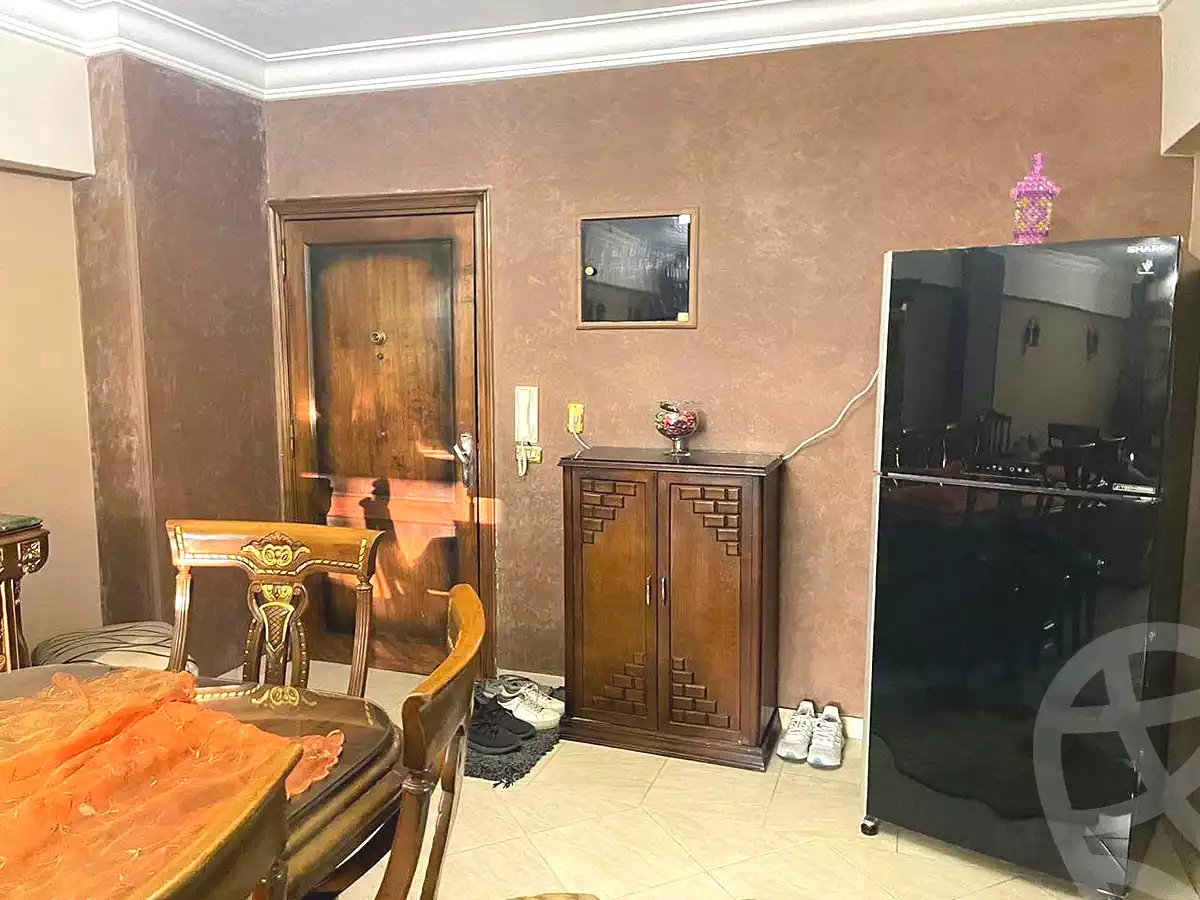 https://aqarmap.com.eg/ar/listing/7224330-for-sale-cairo-helwan-helwan-el-sharkeya-heidar-st