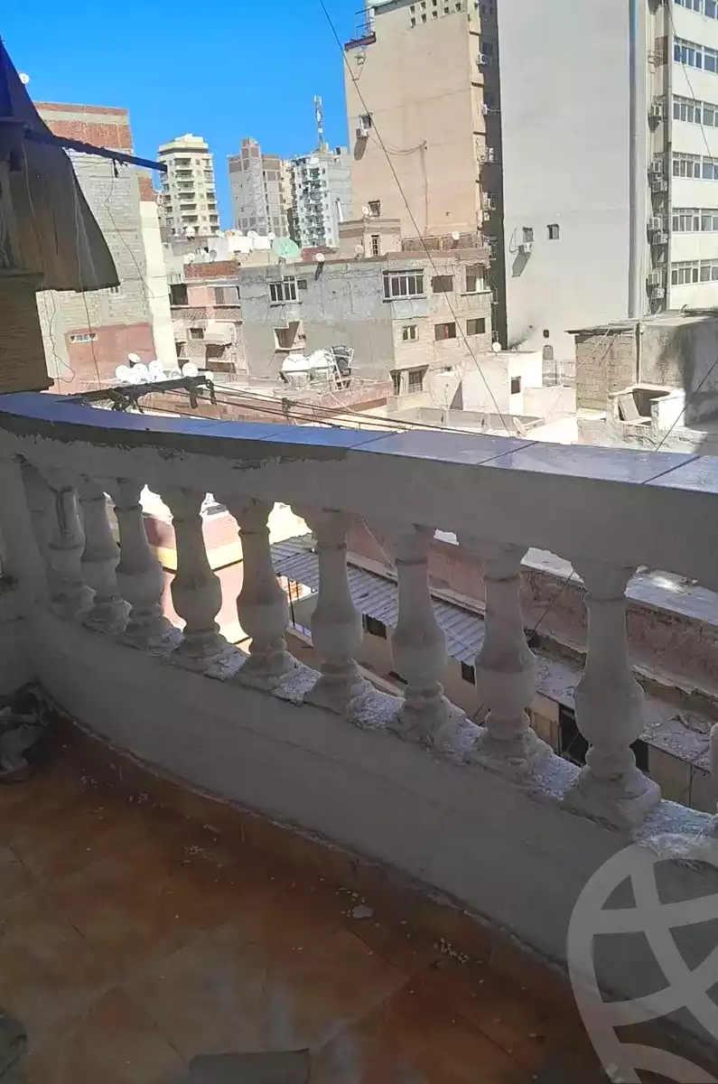 https://aqarmap.com.eg/ar/listing/7224525-for-sale-alexandria-el-asafra-l-sfr-bhry