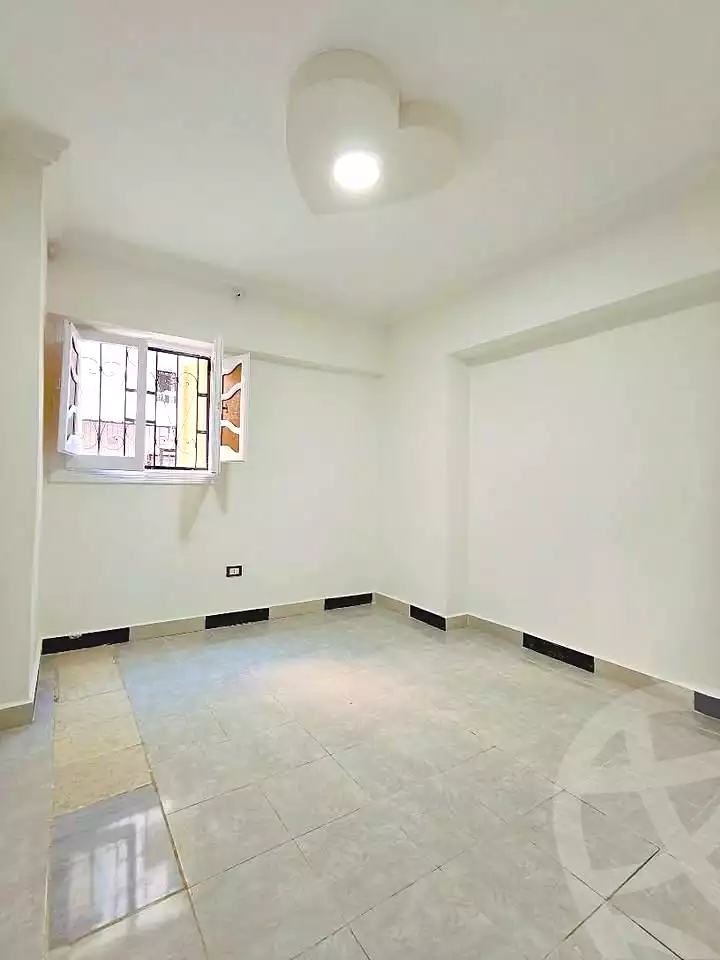 https://aqarmap.com.eg/ar/listing/7225070-for-sale-alexandria-al-agamy-shataa-el-nakheel