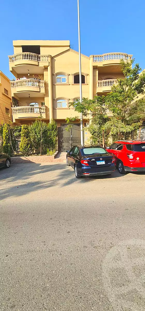 https://aqarmap.com.eg/ar/listing/7226515-for-sale-cairo-new-cairo-el-yassamin-el-yasmeen-5-ahmed-shawqii-axis