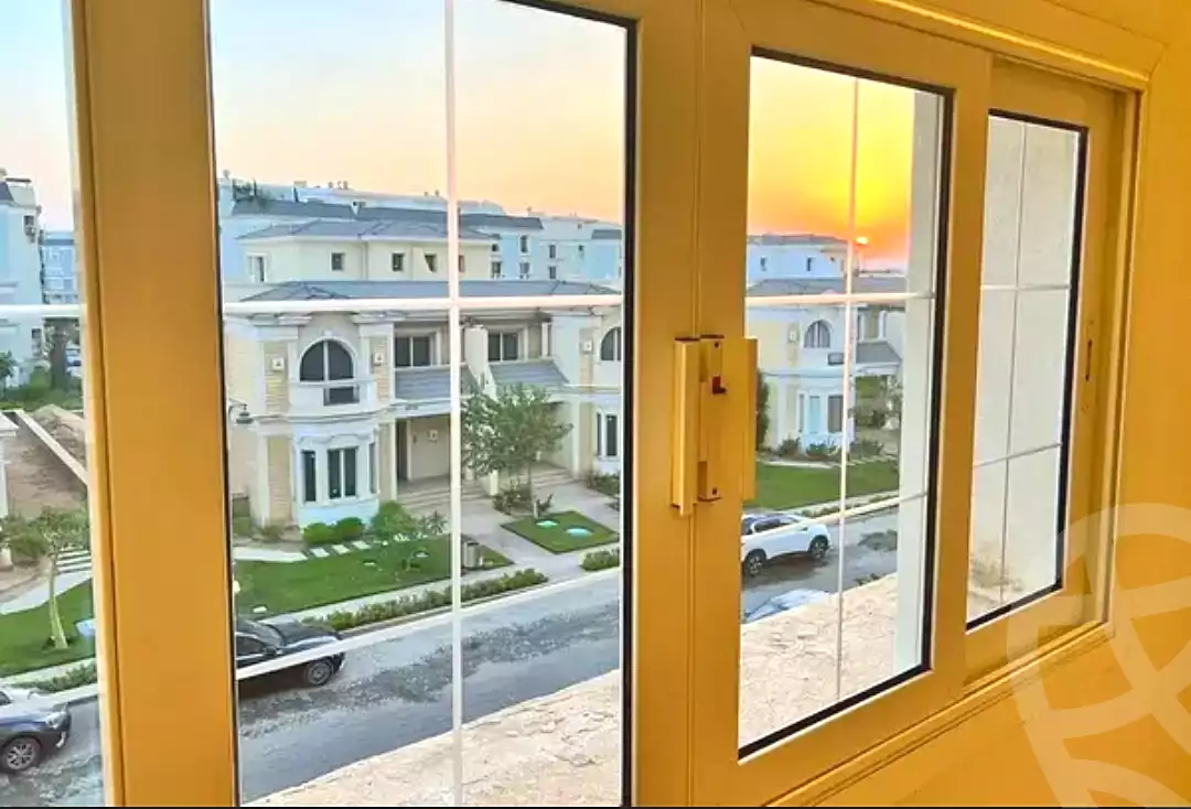 https://aqarmap.com.eg/ar/listing/7226618-for-sale-cairo-new-cairo-compounds-mountain-view-hyde-park