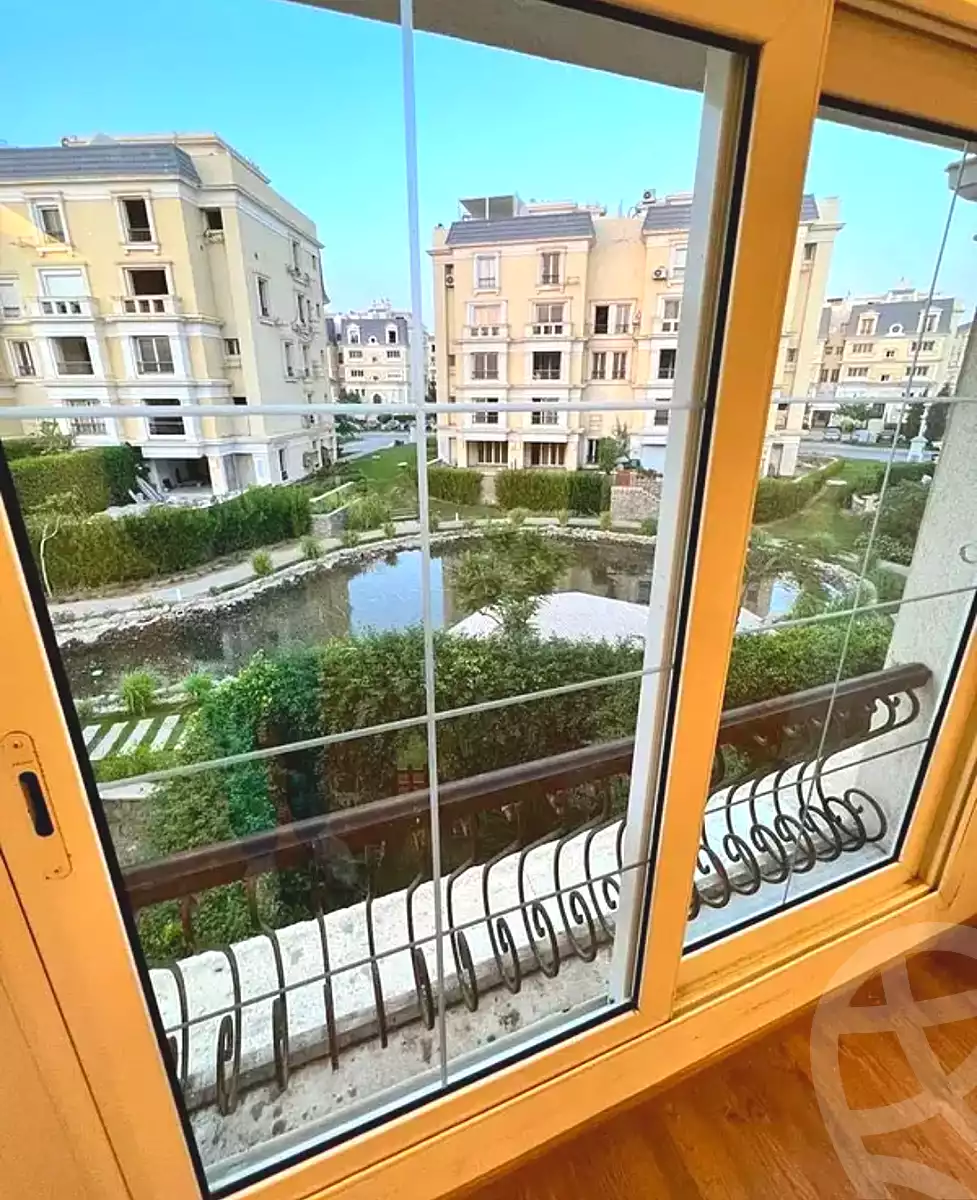 https://aqarmap.com.eg/ar/listing/7226618-for-sale-cairo-new-cairo-compounds-mountain-view-hyde-park