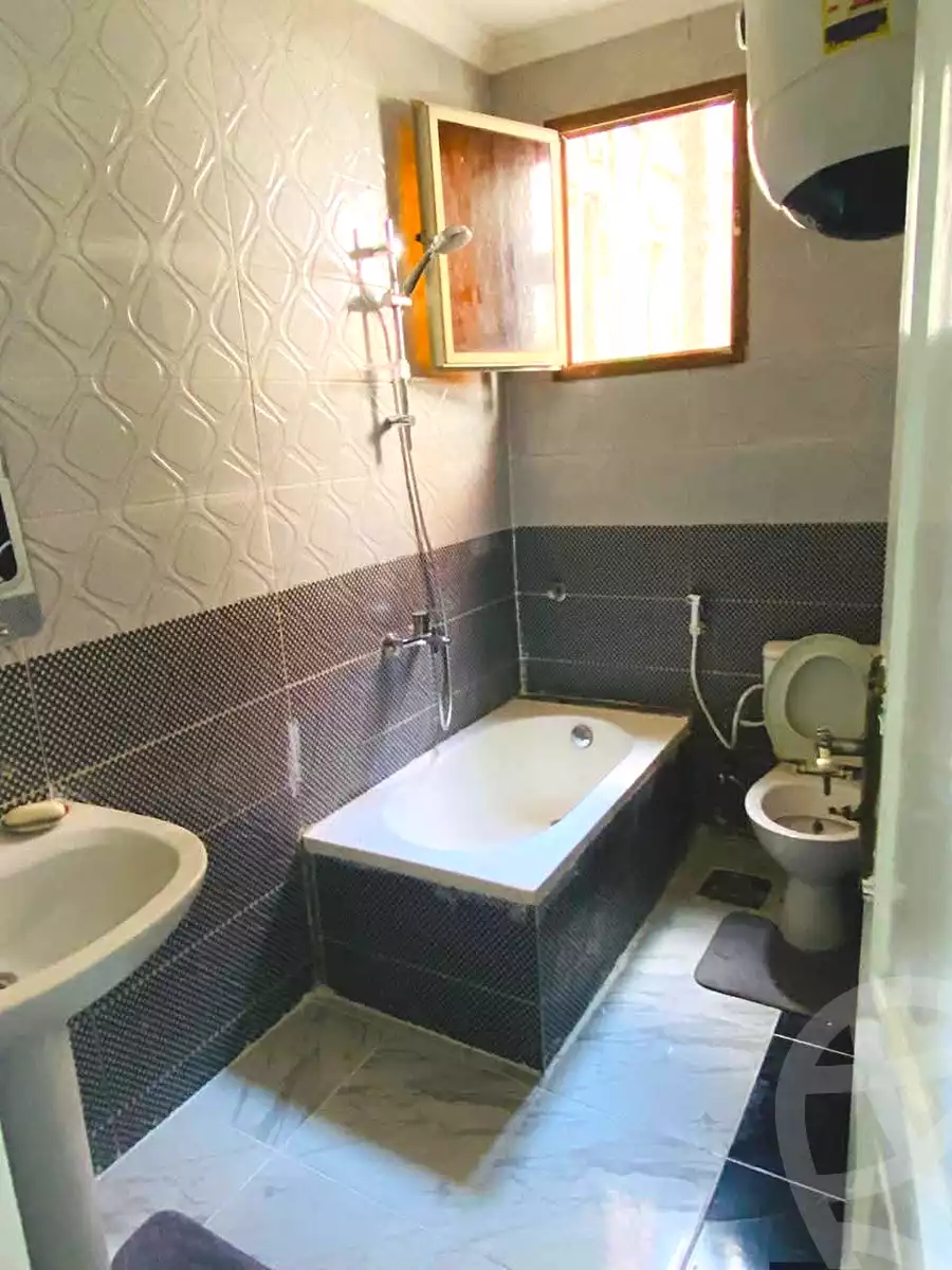 https://aqarmap.com.eg/en/listing/7227177-for-sale-alexandria-camp-cesar-port-said-street