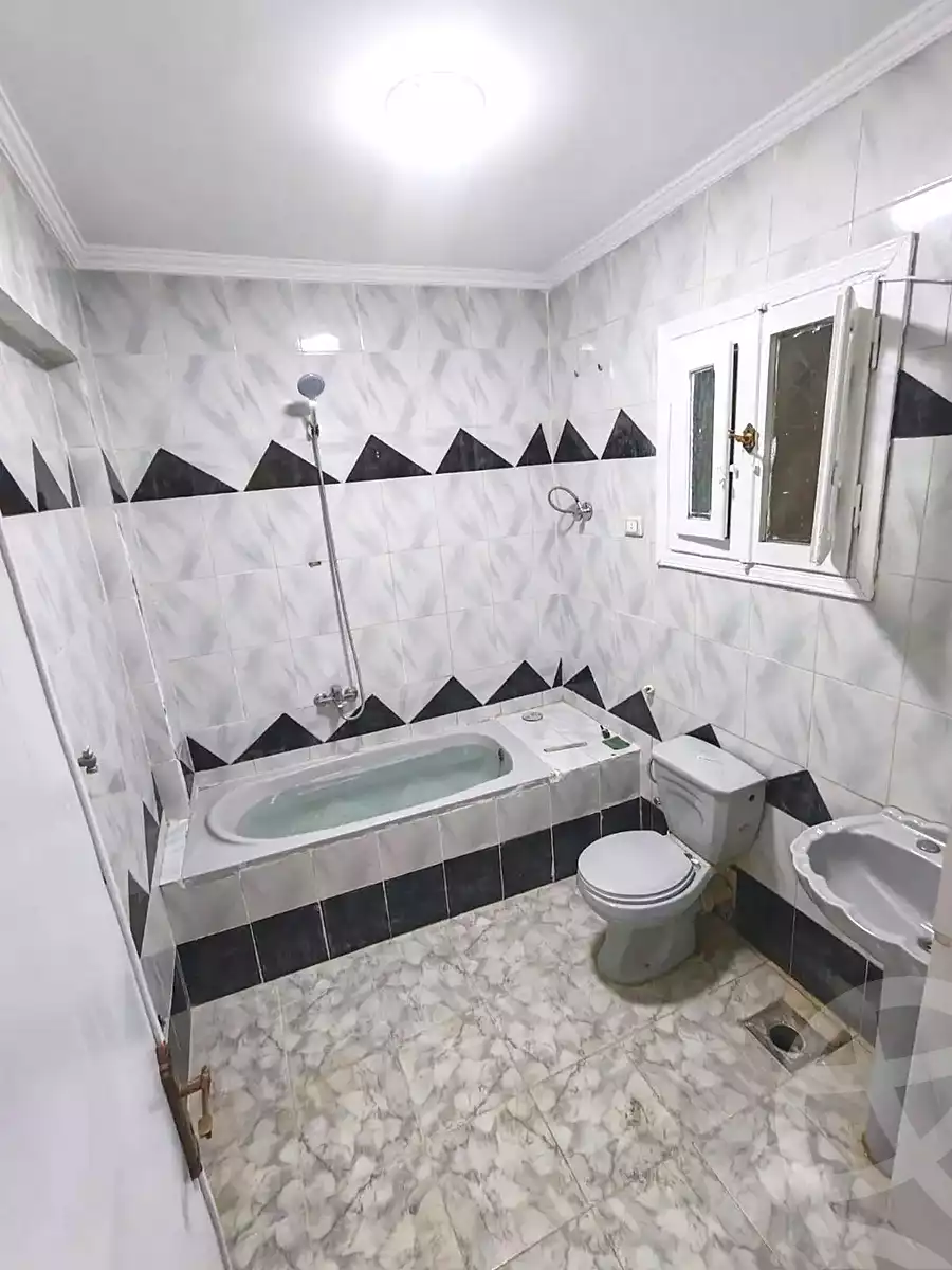 https://aqarmap.com.eg/en/listing/7227326-for-sale-alexandria-al-agamy-el-hanouvel-gabir-hafez-st