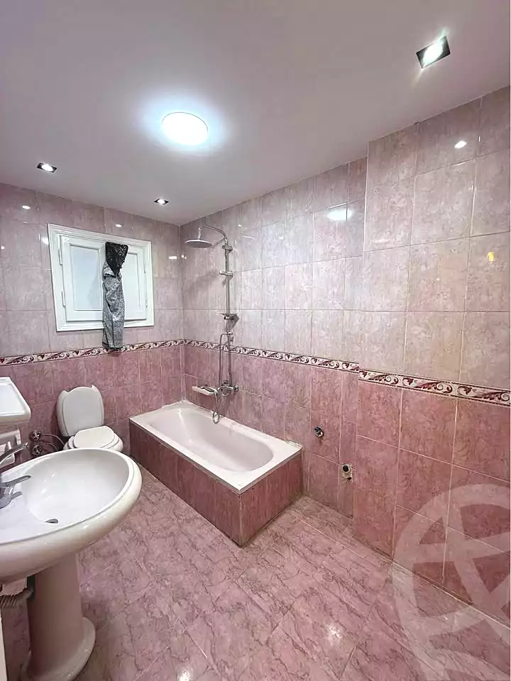 https://aqarmap.com.eg/ar/listing/7227388-for-sale-alexandria-sydy-bshr-sydy-bshr-bhry-shr-mhmwd-l-yswy