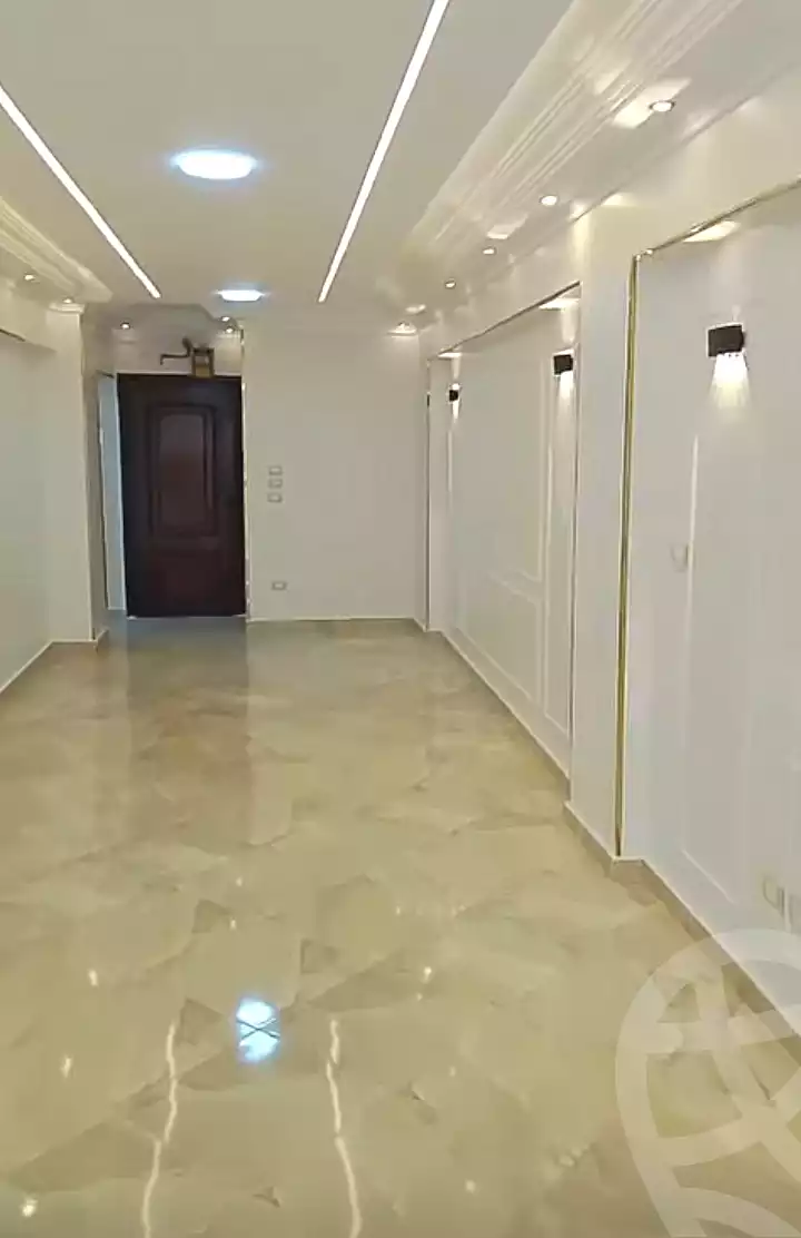 https://aqarmap.com.eg/ar/listing/7227525-for-sale-alexandria-sydy-bshr-sydy-bshr-bhry-mohamed-el-srafi-st.