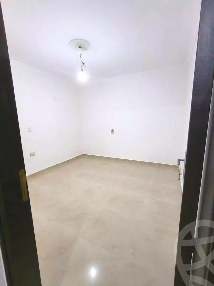 https://aqarmap.com.eg/en/listing/7227890-for-sale-cairo-helwan-helwan-el-sharkeya-latif-basha-st