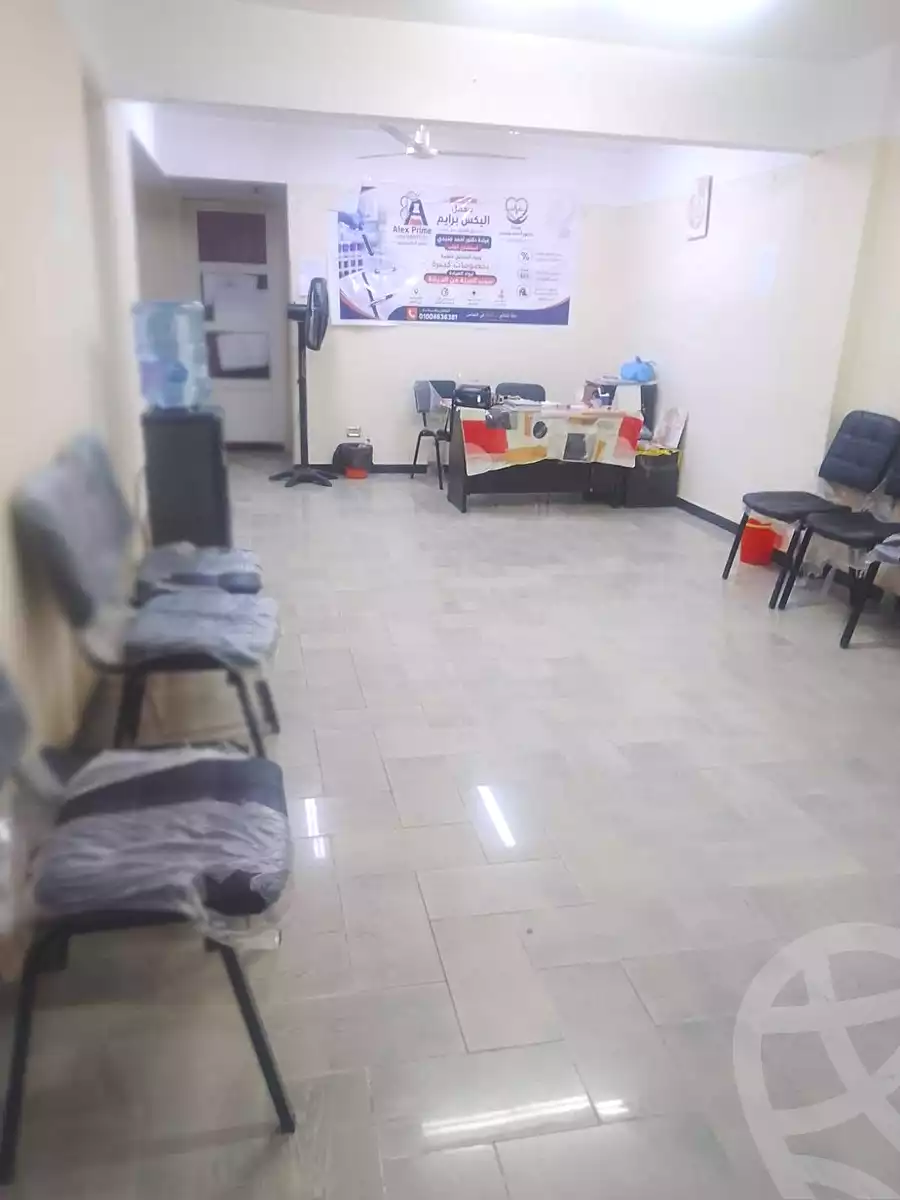 https://aqarmap.com.eg/ar/listing/7228441-for-rent-alexandria-alexandria-marsa-matrouh-rd
