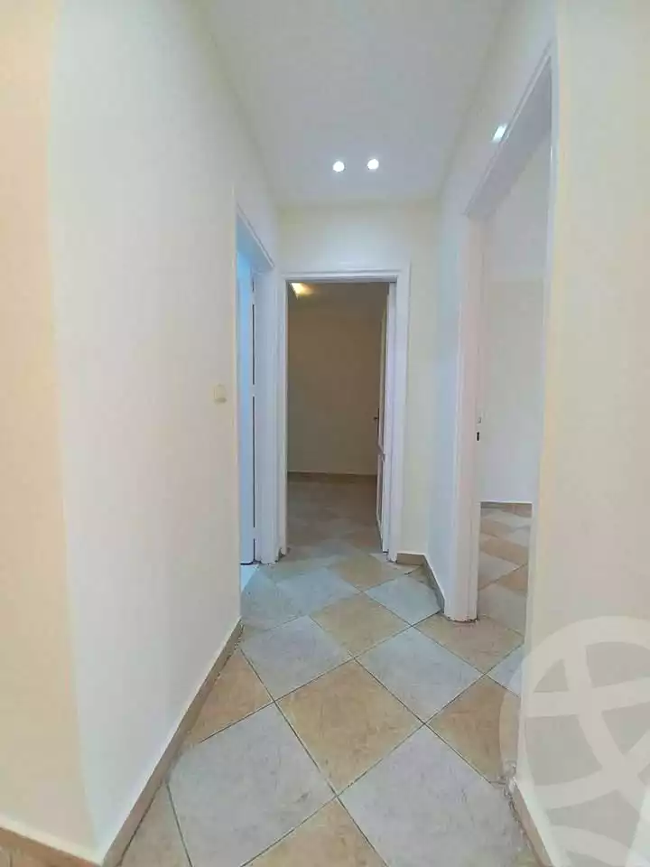 https://aqarmap.com.eg/ar/listing/7228830-for-sale-alexandria-el-asafra-shr-45