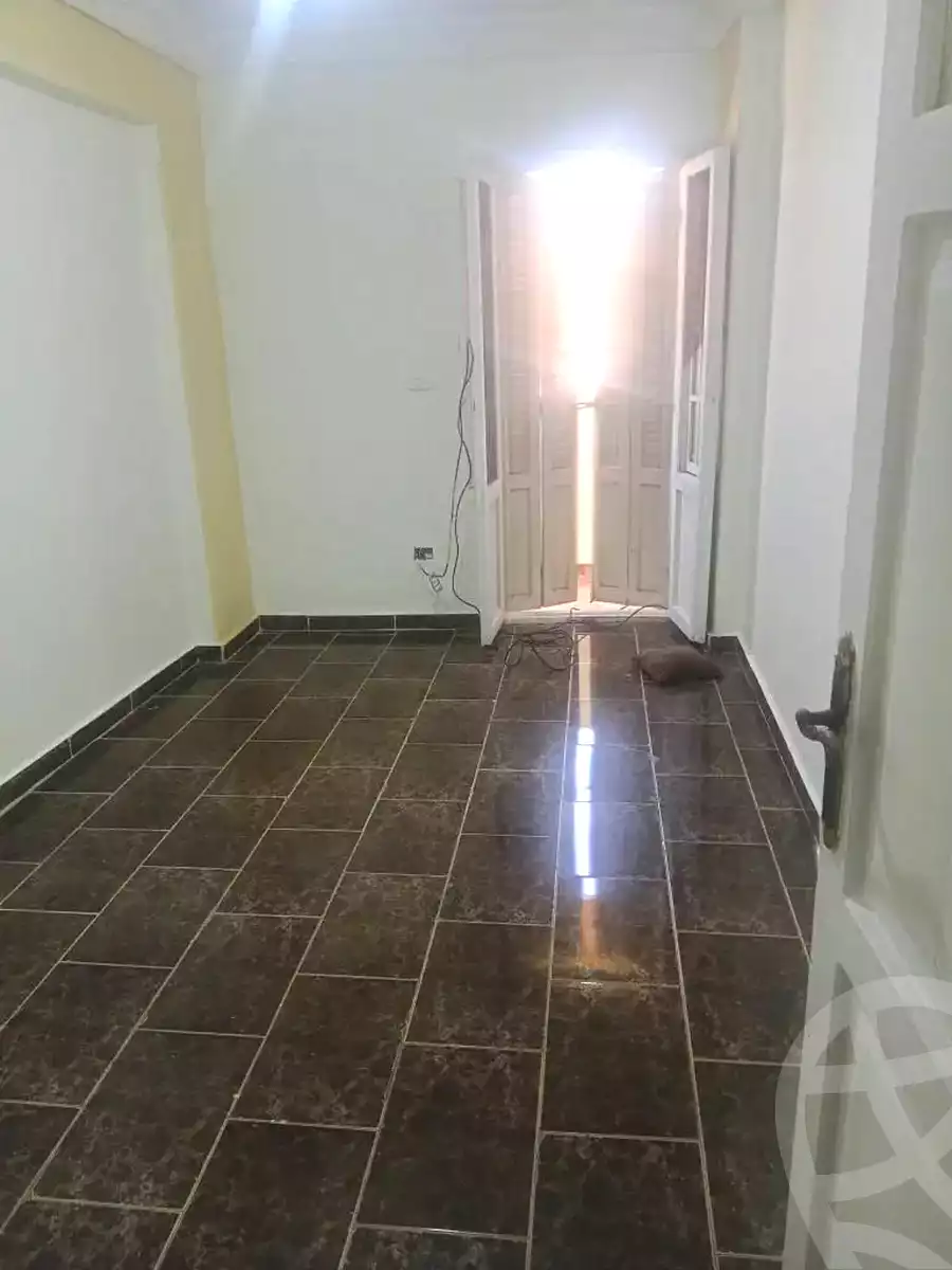 https://aqarmap.com.eg/ar/listing/7228857-for-rent-alexandria-el-asafra-shr-45