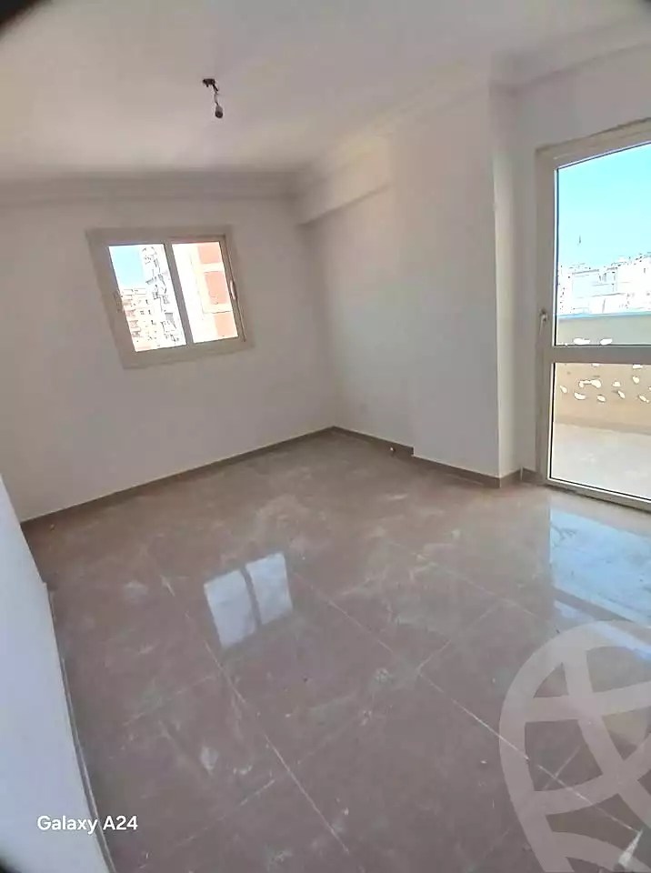 https://aqarmap.com.eg/ar/listing/7229075-for-sale-alexandria-el-asafra-l-sfr-bhry