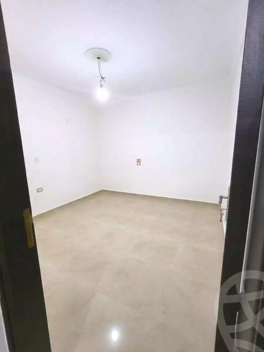 https://aqarmap.com.eg/ar/listing/7229137-for-sale-cairo-helwan-helwan-el-sharkeya-latif-basha-st