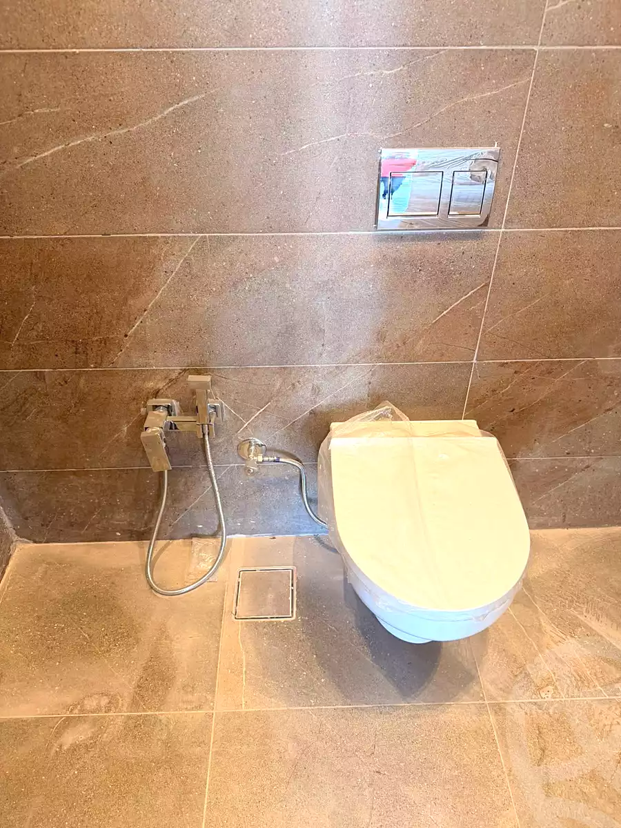 https://aqarmap.com.eg/ar/listing/7230660-for-sale-cairo-new-cairo-compounds-hyde-park-centre-ville-hyde-park