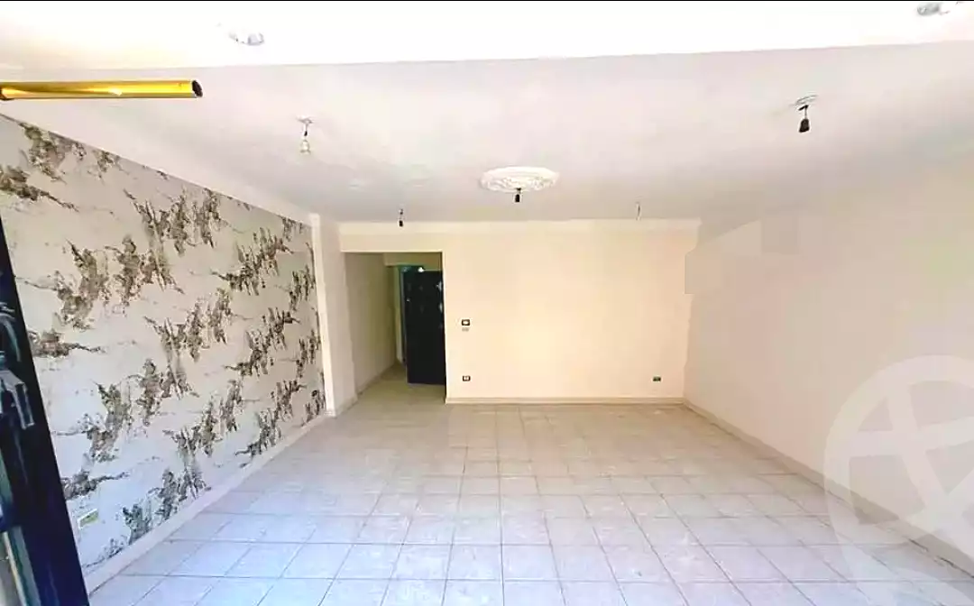 https://aqarmap.com.eg/ar/listing/7233039-for-sale-alexandria-sydy-bshr-sydy-bshr-bhry-shr-khld-bn-lwlyd